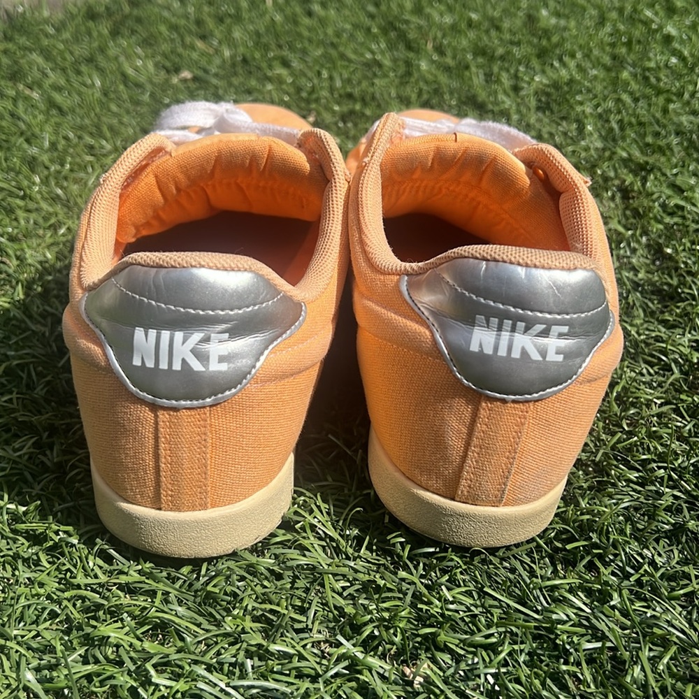 Low Top Nike Sneakers - Picture 3 of 5